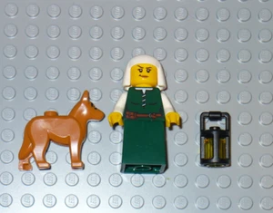 LEGO Castle Village Female Peasant Inn Keeper Maiden minifigure Dog Lamp 10332 - Picture 1 of 2