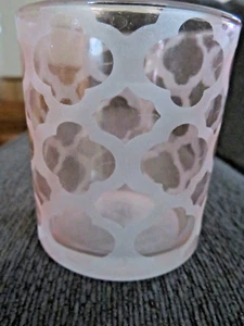 vintage pink glass tumbler with satin etching - Picture 1 of 5