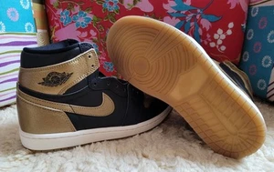 Nike Air Jordan 1 Retro High OG Black/Metallic Gold-Sail Deadstock - Bild 1 von 5