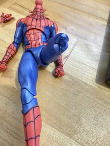 Marvel Legends Serie Spider-Man No Way Home Figur Tom Holland nur defekte Teile - Bild 1 von 2