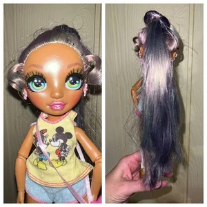 Muñeca personalizada Rainbow High Mickey Fan lila púrpura teñida de pelo única en su clase ÚNICA EN SU CLASE - Imagen 1 de 6