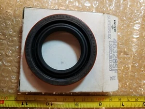 NOS Victor 46328SF / 9613S Rear Automatic Transmission Extension Housing Seal - Bild 1 von 3