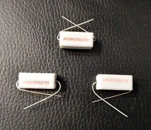 3 x AX5W0R825% AX 5W 0.8 Ohms 25% Cement Resistors Horizontal Wirewound - Foto 1 di 1