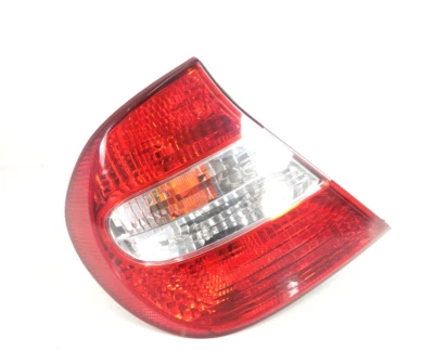 Lámpara de luz trasera izquierda para Toyota Camry 2002-2004 LH OEM *SOBRE PULVERIZACIÓN* Foto 1 de 3