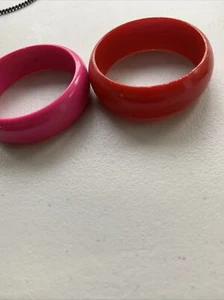 Lucite Chunky Plastic Bangle Bracelets 1980s Retro 1 in Red And 1 Pink - Picture 1 of 3