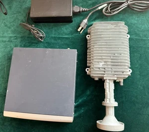 Modem satellite ViaSat RM4100 SurfBeam 2, radio, alimentation. Fonctionne apparemment ! - Photo 1/12