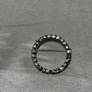 Vintage Circle Brooch Pin Rhinestone Silver Tone Pot Metal 1” - Picture 1 of 4