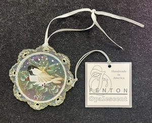 FENTON GLASS French Opalescent Hand Painted 'Bird' Ornament 1997 -Artist Signed - Picture 1 of 6