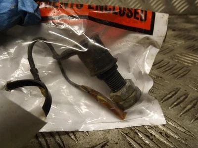 Interruptor de freno trasero Yamaha LS2 100cc Twin 1972  Foto 1 de 3