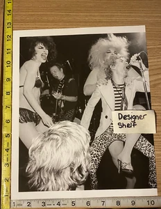 Sex Pistols & AC/DC Band auf der Bühne Konzert Szenen Buch Foto - Bild 1 von 3
