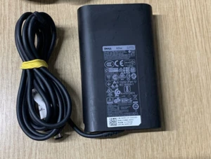 Dell LA65NM130 Power Adapter Charger 65W, 19.5V 3.34A, 100-240V-1.7A, 50-60HZ - Picture 1 of 3