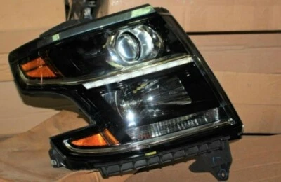 2015 2020 Chevy Tahoe Suburban Right Passenger Headlight OEM HALOGEN 84166453 - Image 1 of 2