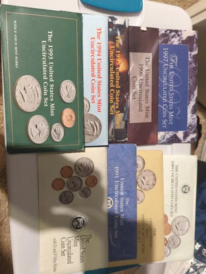 1989-1997 Uncirculated Coin Set U.S Mint Original Government Packaging  - Image 1 of 2