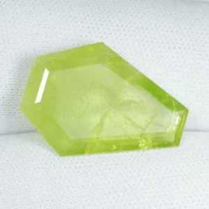 9.22 Cts Amazing Luster Multi Sparkling Natural Sphene Fancy Cut....!!!!!! - Picture 1 of 2
