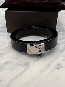 Louis Vuitton Lock Me Bracelet Black Ceramic PRE-OWNED - Picture 1 of 2