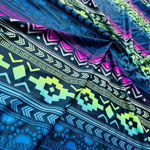 Tela estampada étnica de colores indios spandex elástica 60" de ancho por yarda para trajes de baño - Imagen 1 de 5