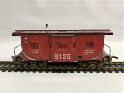 Model Power HO Guage # 9125 Caboose Red Safety  Wide Vision - Image 1 of 4