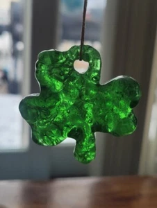 Recycled Bottle Glass Shamrock - Picture 1 of 5