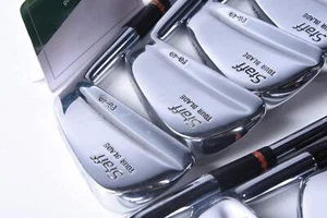Wilson FG-49 Irons / 3-PW+SW / Regular Flex Dynamic Gold R500 Shafts - Picture 1 of 7