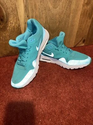 Nike Wmns Air Max 1 Ultra Moire ID del producto: 15671 Nike-ID: 704995 401 Reino Unido 5,5 Foto 1 de 4