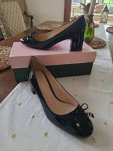 Zapatos de salón KATE SPADE New York Bev Bow de cuero patentados negros talla 8 bloque nuevos en caja - Imagen 1 de 12