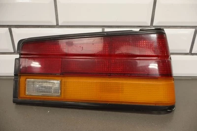 Lanterna traseira conversível para passageiro direito Toyota Celica 1984-1985 - Imagem 1 de 4