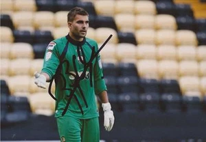 NOTTS COUNTY: FOTO DE ACCIÓN FIRMADA POR BARTOSZ BIALKOWSKI 6x4 + certificado de autenticidad - Imagen 1 de 1