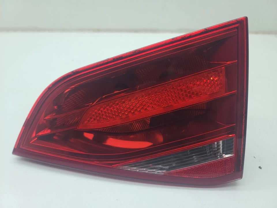 AUDI A4 B8 2008-2012 LUZ TRASERA INTERIOR MALETERO HALÓGENA OEM 8K5 945 094 E Foto 1 de 4