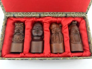 Vintage 4 Stück chinesische handgeschnitzte Holzköpfe - Platzkartenhalter in Box - Bild 1 von 7