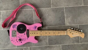 PlayOn Toys R Us - Pink E-Gitarre - (siehe Beschreibung) - Bild 1 von 12