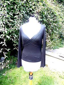 Fantastisches authentisches schwarz MOSCHINO Top Größe italienisch 44 - Bild 1 von 5