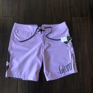 Nwt: Volcom Miss Modulator Stone Boardwear Beach Bums Lavender Size:7 - Picture 1 of 12