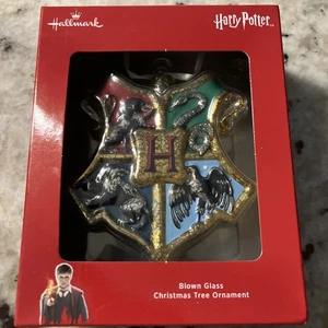 Hallmark 2020 Harry Potter Crest Blown Glass Keepsake Ornament - Picture 1 of 4