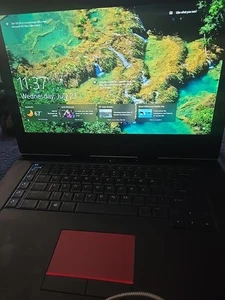 Laptop gamingowy Alienware 15 R3 I5-6300HQ, 16GB RAM, 128GB SSD, GTX 1060 ekran 4K - Zdjęcie 1 z 6
