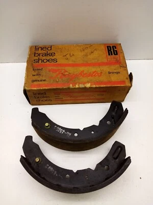 Zapatas de freno forradas delanteras Raybestos RG4218 Morris Farina 1960, Ford - Nuevo stock antiguo Foto 1 de 4