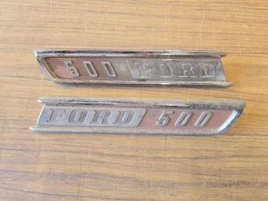 1967 Ford Truck F500 Hood Emblems Pair 67 - Imagen 1 de 2