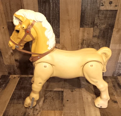 De colección Marx Marvel El Mustang Paseo en Caballo Galopante Años 60 Por Favor Leer Foto 1 de 4