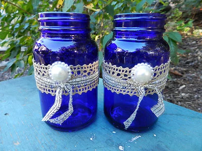 2 кобальтовые синие СТЕКЛЯННЫЕ БУТЫЛКИ, баночки для украшения туалетного столика свадебное рукоделие — НОВЫЕ - Изображение 1 из 4