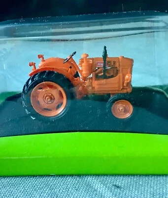 1:43 HACHETTE TRATTORE FIAT 25 R - 1951 - Immagine 1 di 4