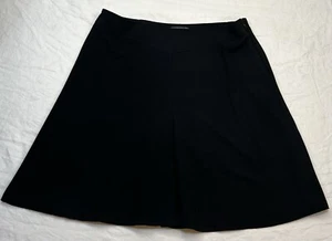 Falda De Colección GEORGE Talla 18 Mezcla de Lana Negra Acampanada Pliegues Delantero/Trasero Yugo Midi Hierro - Imagen 1 de 10