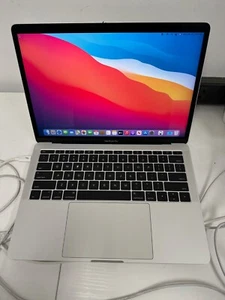 2017 Apple Macbook Pro 13”- Core i5 2.3GHZ - Choose Specs - WON'T CHARGE - Afbeelding 1 van 6