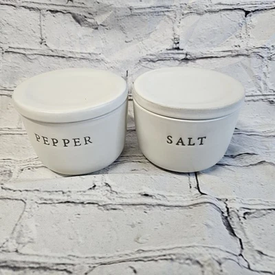 Bodegas de sal y pimienta de magnolia de hogar y mano gres retirado, sin usar Foto 1 de 4