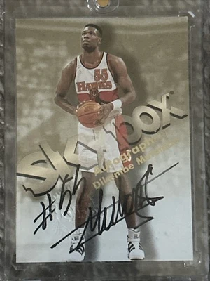 1998-99 NBA SKYBOX PREMIUM AUTOGRAPHICS DIKEMBE MUTOMBO ATLANTA HAWKS H.O.F. NM+ - Image 1 of 3