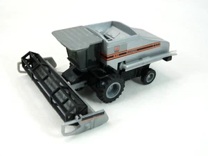 Ertl 1/64 Gleaner R-52 Combine With Grain Head Deutz-Allis Preowned - Picture 1 of 17