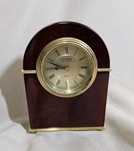 Vintage Danbury Quartz Tischuhr Mahagoni und Messing funktioniert einwandfrei Mini Kamin - Bild 1 von 3
