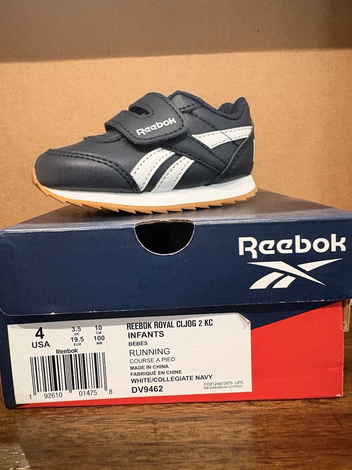 Zapatos infantiles Reebok Royal CL Jog 2 KC talla 4 - blancos/azul marino universitario - totalmente nuevos Foto 1 de 1