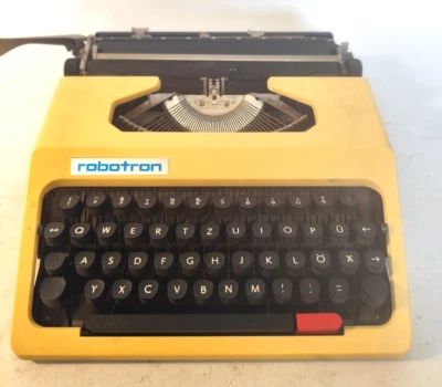 Schreibmaschine robotron S1004 cella Mechanik Reiseschreibmaschine DDR 1985 - Bild 1 von 4