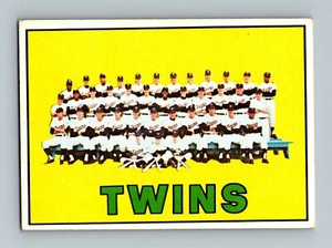 1967 Topps #211 Minnesota Twins Team VG-VGEX - Picture 1 of 2