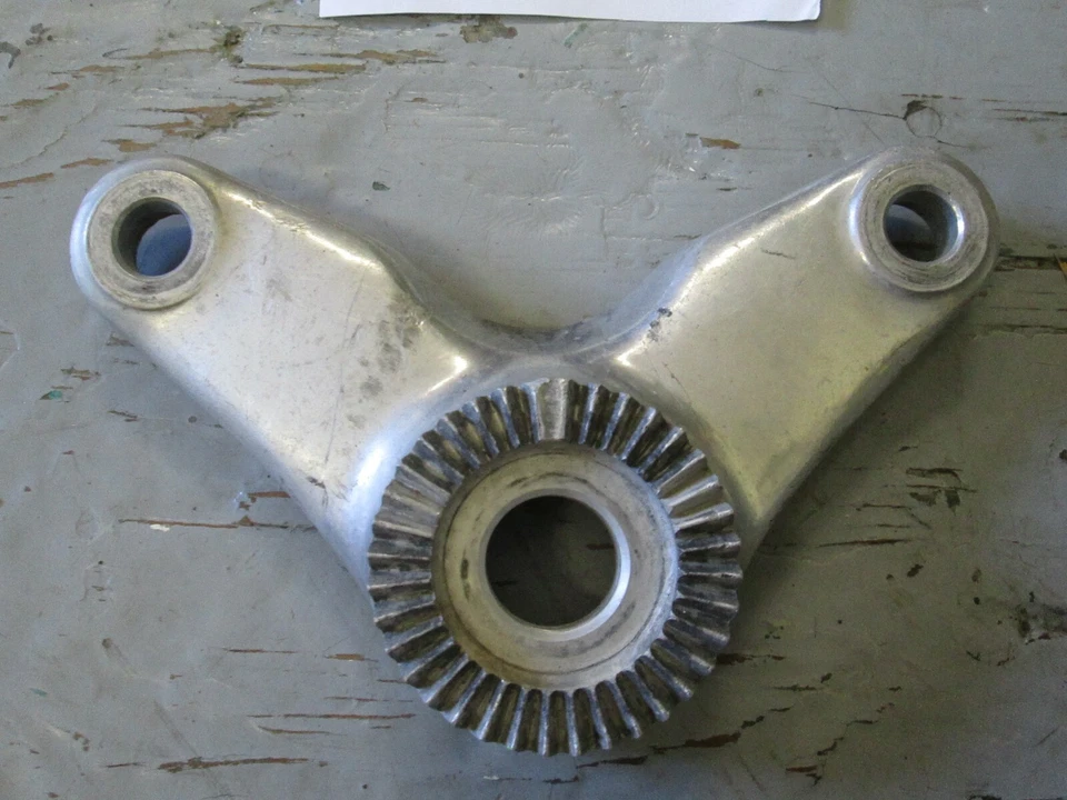 PLACA PUENTE SUPERIOR HORQUILLA HONDA CT90 / CT110 / SL90 / ATC90 53131-102-000 Foto 1 de 4