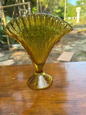 Vintage Peacock Amber Glass Fan Vase - Image 1 of 2